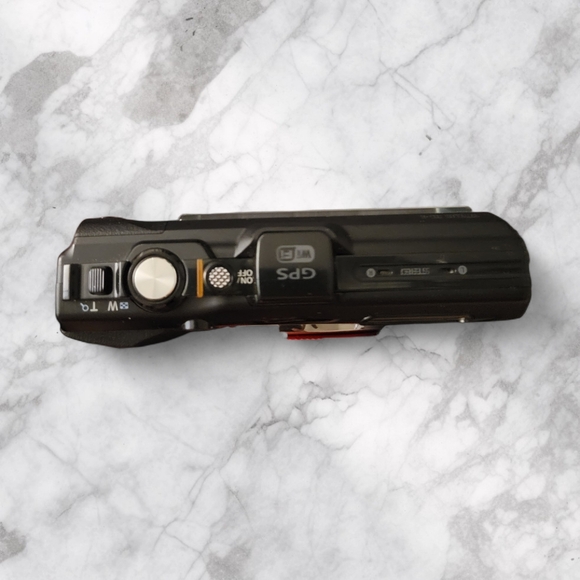 Olympus Stylus Tough TG-4 16-megapixel Waterproof Digital Camera - Picture 7 of 12